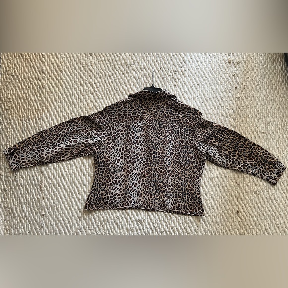 Transitions Women's Animal Print 100% Silk Button Down Top - Picture 6 of 7